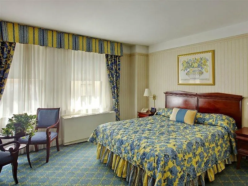 Wellington Hotel New York 3*,