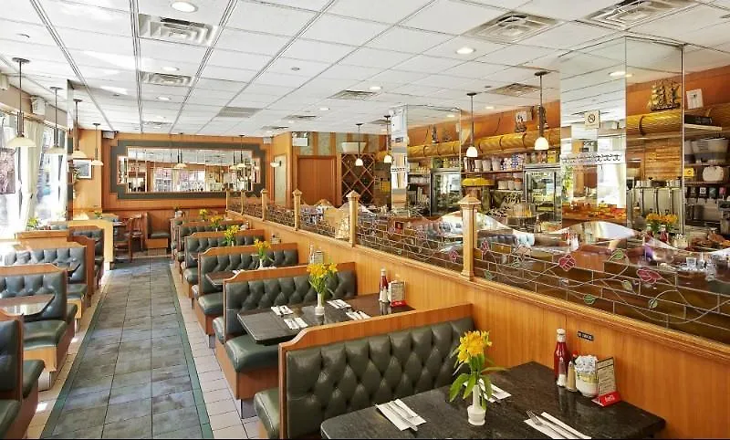 Wellington Hotel New York 3*,