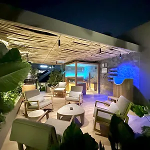 Sin Nombre Bali - Sauna, Ice Bath & Roof Terrace 4*, 坎古 印尼